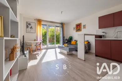 Apartment in Plaisir (78370)
