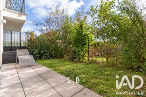 Apartment in Plaisir (78370)