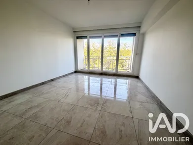 Apartment in Sens (89100)