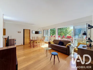 Appartement à Le Mesnil-le-Roi (78600)