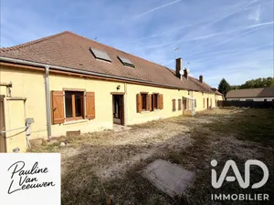 Building in Saint-Parres-lès-Vaudes (10260)