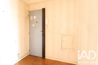 Apartment in Paris (75019)