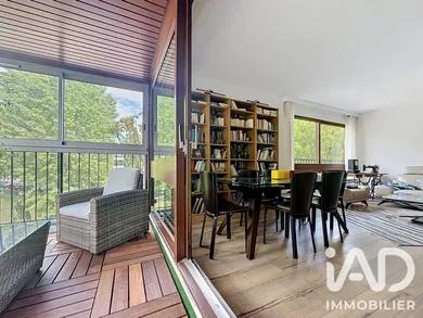 Apartment in Le Chesnay (78150)
