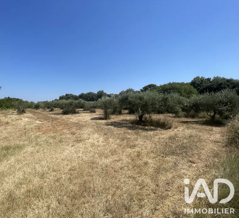 Terrain à bâtir à Saint-Siffret (30700) · 299 000 €