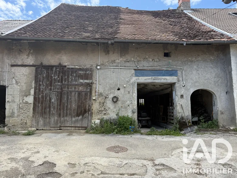 Maison 10 pièces 230 m² · à Viry · 230 m² · 275 000 €