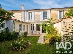 Townhouse in Jarnac (16200)