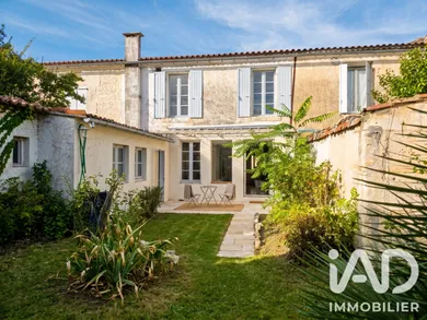 Townhouse in Jarnac (16200)
