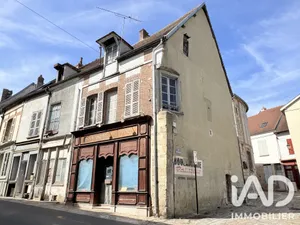 Building in Sézanne (51120)