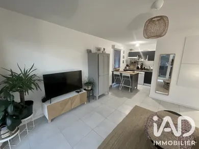 Apartment in Parempuyre (33290)