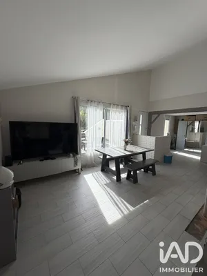 Apartment in Nandy (77176)
