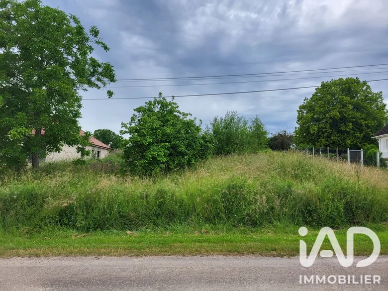 Terrain à bâtir à Montiéramey (10270) · 44 000 €
