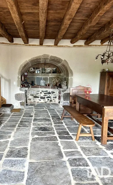 Maison traditionnelle à Besse (15140)