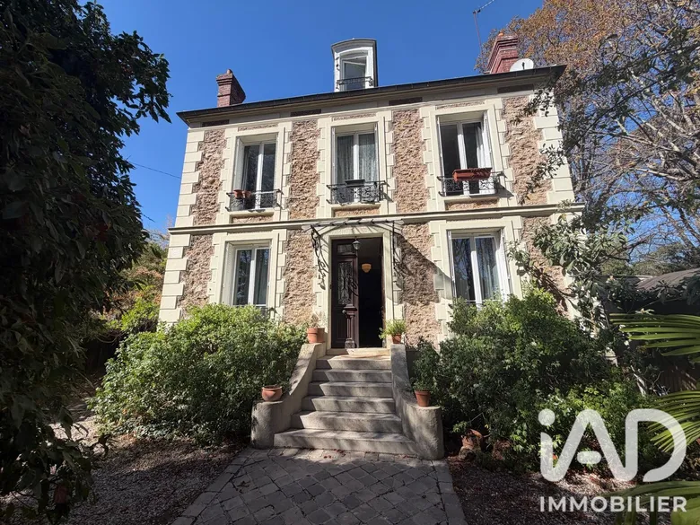 Maison 8 pièces 170 m² · à Ris-Orangis · 170 m² · 599 000 €