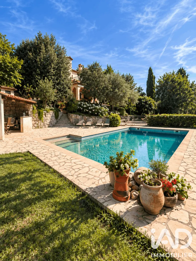 Maison 6 pièces 161 m² · à Vence · 161 m² · 848 000 €