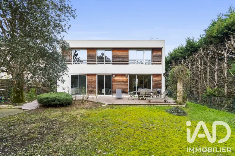 Maison 6 pièces 192 m² · à Chatou · 192 m² · 1 070 000 €