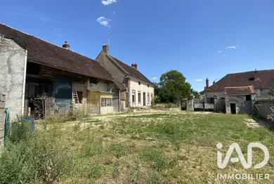 Farm in Ormoy (89400)