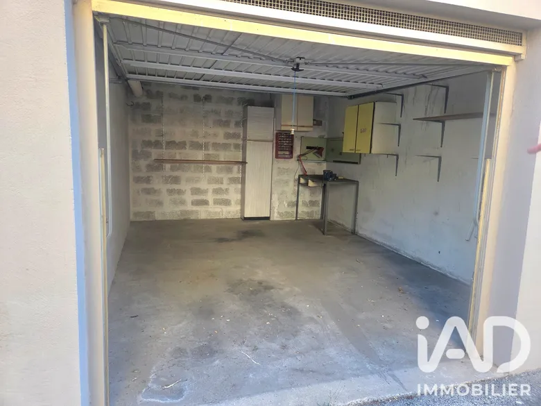 Parking 18 m² · à La Valette-du-Var · 17,7 m² · 35 000 €