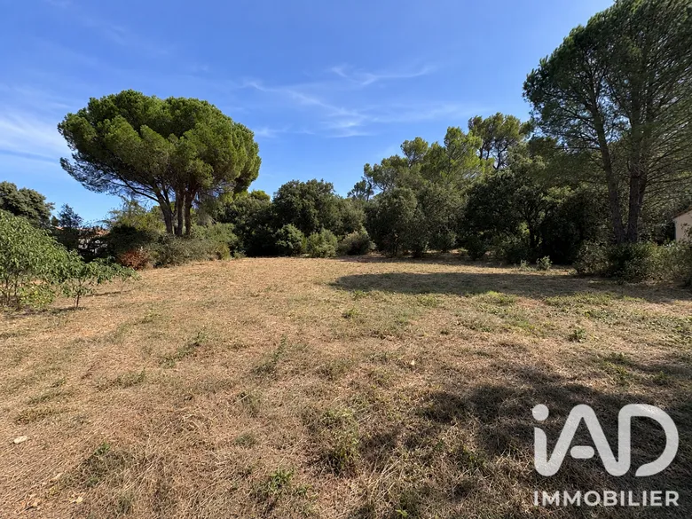 Terrain à bâtir à Bagnols-sur-Cèze (30200) · 300 000 €