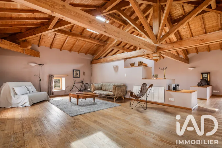Maison 6 pièces 230 m² · à Deux-Grosnes · 230 m² · 299 000 €