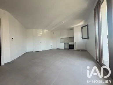 Appartement à Sainte-Geneviève-des-Bois (91700)