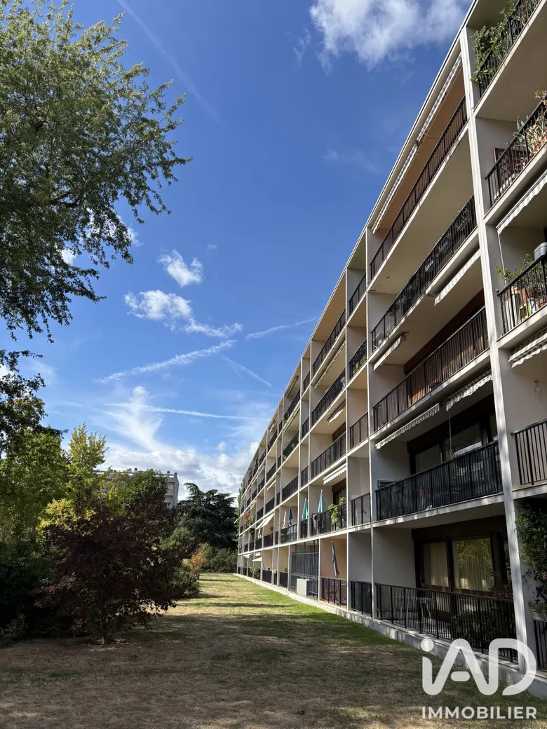 Appartement 6 pièces 124 m² · à Châtenay-Malabry · 124 m² · 380 000 €
