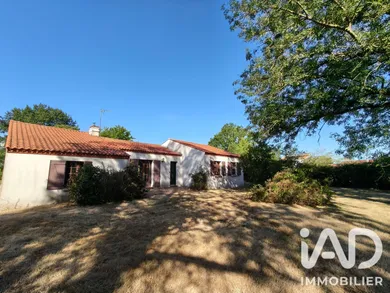 Maison à Montréverd (85260)