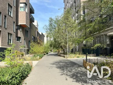 Apartment in Saint-Ouen-sur-Seine (93400)