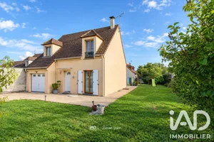 Traditional house in Issou (78440)