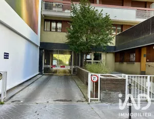 Parking à Paris (75011)