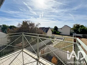 Apartment in Bondoufle (91070)