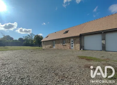 Maison de campagne à Bacilly (50530)