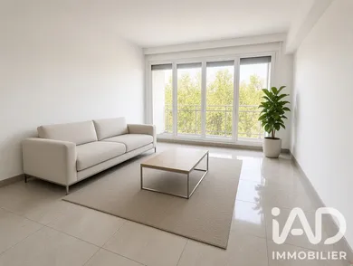 Apartment in Sens (89100)