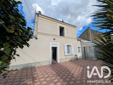 Townhouse in Trélazé (49800)