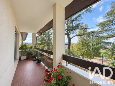 Appartement à Saint-Priest-en-Jarez (42270)