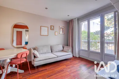 Apartment in Les Pavillons-sous-Bois (93320)