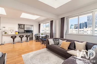 Apartment in Puteaux (92800)