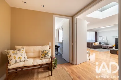 Apartment in Puteaux (92800)