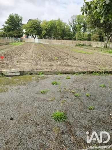 Terrain à bâtir à La Chapelle-des-Marais (44410)
