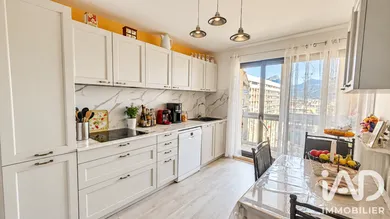 Apartment in Grenoble (38100)