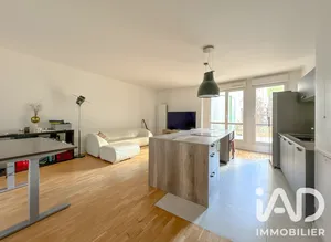 Apartment in Issy-les-Moulineaux (92130)