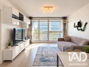 Apartment in Puteaux (92800)