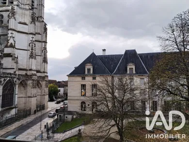 Apartment in Troyes (10000)