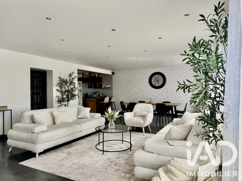 Maison 8 pièces 204 m² · à Villepinte · 204 m² · 589 000 €