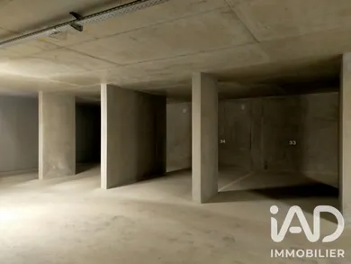 Parking à Villefontaine (38090)