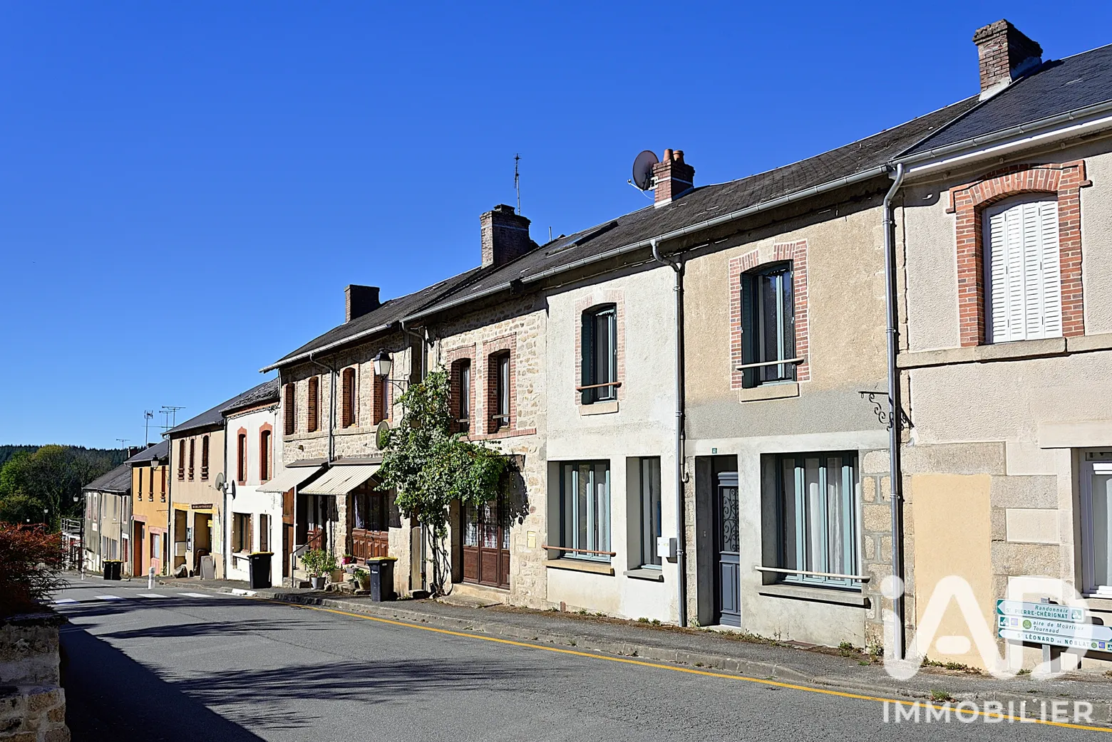 Vente maison à Châtelus-le-Marcheix (23430) : maison de village 7 pièces 110 m² - 2103957 — 2