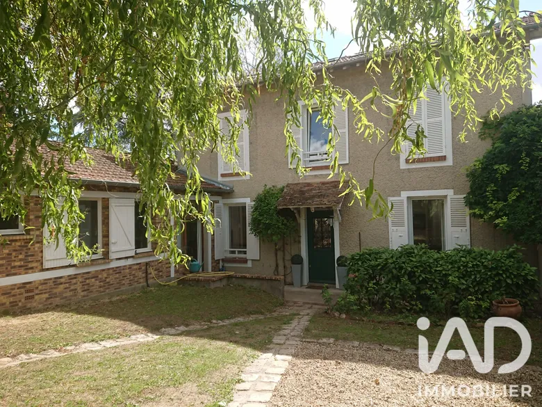 Maison 14 pièces 261 m² · à Chartrettes · 261 m² · 825 000 €