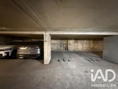 Parking in Paris (75003)