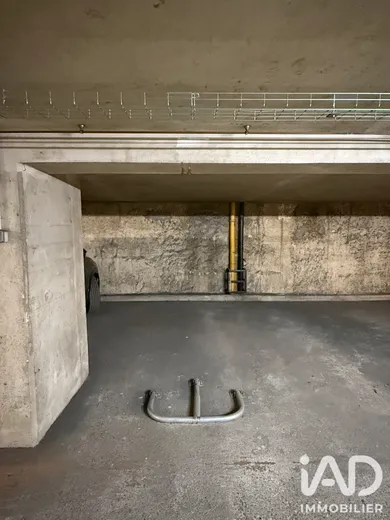 Parking in Paris (75003)