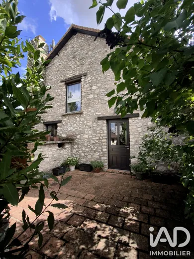 Maison de campagne à Vallées en Champagne (02330)