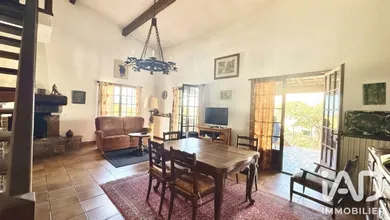 Maison à Roquebrune-sur-Argens (83520)